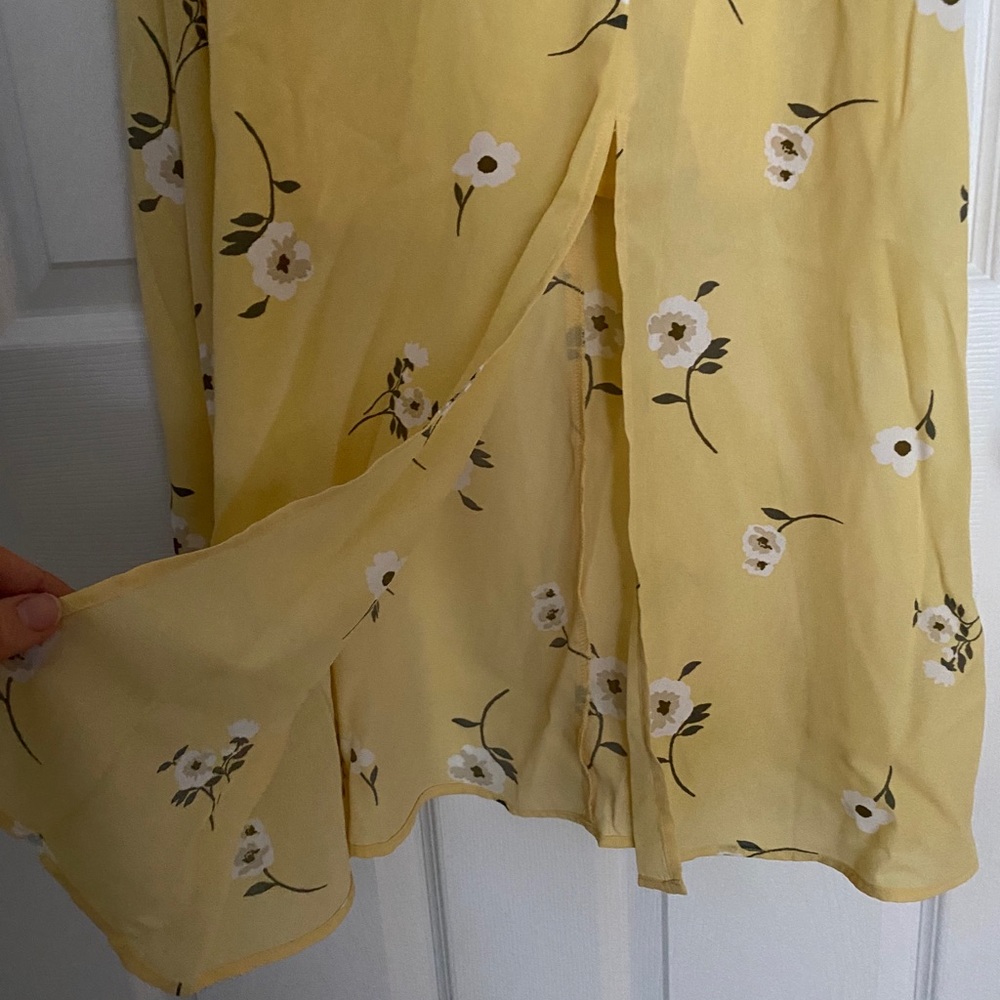 Pale Yellow Floral Dress - Picture 16 of 16